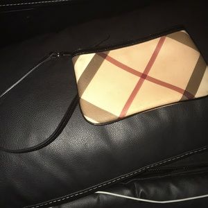 Burberry hand clutch